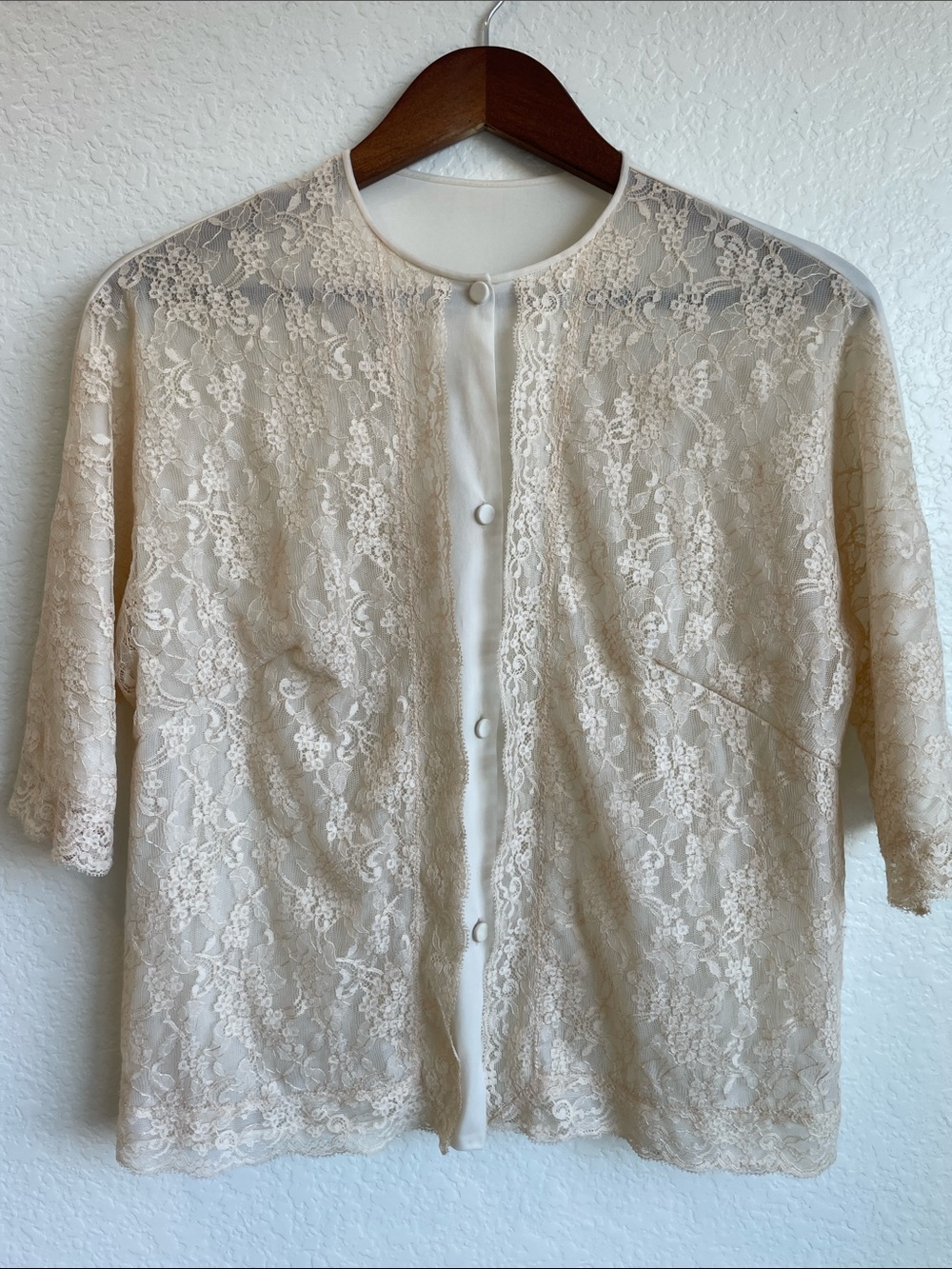 Vanity Fair Cream Lace-Trim Short Sleeve Vintage Top • 38 - Picture 16 of 16
